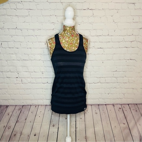 Champion Seamless Active Top - Like New - Picture 3 of 10